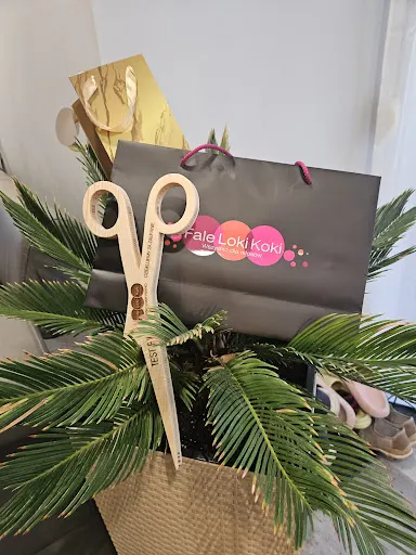 Test. Produkty fryzjerskie i kosmetyczne. Wyposażenie salonów fryzjerskich